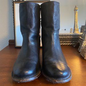 Frye Carmen bootie, size 10